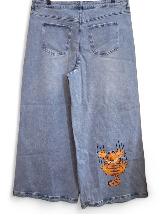 🆕️ Garfield Poses Light Wash Denim Jeans Womens Size 20 -Hot Topic- wide leg - Picture 4 of 9